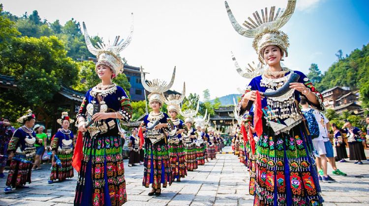 2-Day Weekend 2-Day Tour in Guizhou,Libo + Xijiang Qianhu Miao Village