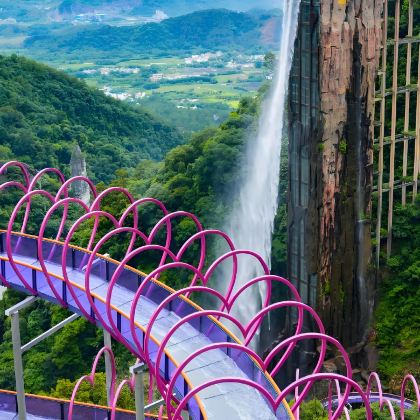 韶关+丹霞山+丹霞山水上丹霞+云门山旅游度假区+南华禅寺+韶关市国家森林公园5日4晚私家团