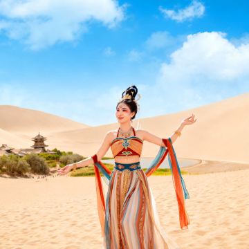 青海湖景区+茶卡盐湖+黑独山+敦煌+张掖+兰州6日5晚拼小团