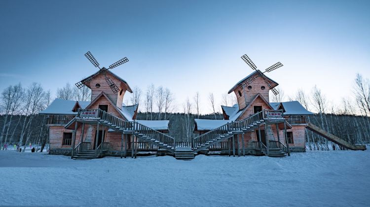 3-Day 8-Person Small Group · Mohe. Get Themed Costume Photo-shoot & Water-Splash-to-Ice Activity on Inquiry. Arctic Village, a Snow-covered Secret Land + Mohe, the Northernmost Land.