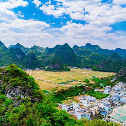 贵州贵阳+马岭河峡谷景区+兴义+万峰林景区+万峰湖2日1晚私家团