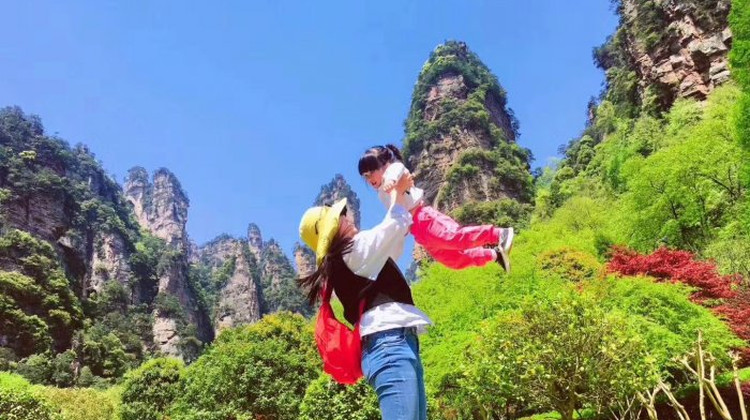 张家界+武陵源+天门山3日2晚跟团游·【专车接】18人小团【纯玩0自费】百龙天梯 【玻璃栈道】《西游记》取景地【金鞭溪】 山水画卷【十里画廊】《阿凡达》的取景地【袁家界】 峰林奇观【天子山】 索道往返+黄龙洞游船
