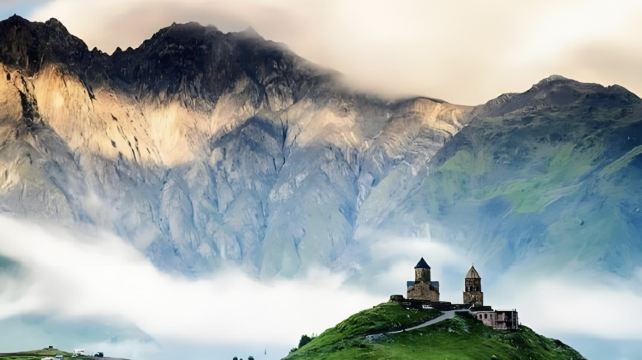 【格鲁吉亚第比利斯6日私家团】·上帝后花园+精致小团游+西格纳吉+酒庄品美酒+卡兹别克山+普罗米修斯被囚之地+哥里+斯大林故居+姆茨赫塔+世界文化遗产+圣三一教堂+一价全含+专车+中文司机兼陪同