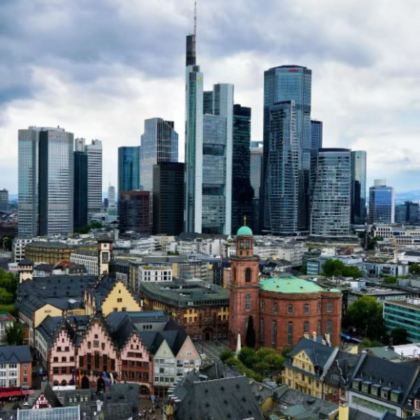 法国巴黎+捷克+斯洛伐克+奥地利+瑞士+荷兰9日8晚跟团游