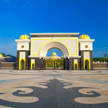 吉隆坡+关丹+新加坡+珍拉丁湾+黑风洞+吉隆坡国油双峰塔+鱼尾狮公园+新加坡滨海湾花园+夜间野生动物园8日7晚拼小团