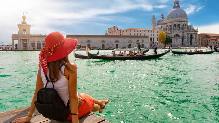 <7天>【易遊歐洲 1人成團】米蘭上琉森下·法國+瑞士+意大利+摩納哥：浪漫巴黎+優雅琉森+時尚米蘭+水城威尼斯+影城戛納+蔚藍海岸+1晚4鑽酒店+贈羅馬Citywalk+單人免費拼房+可升級接機&延住酒店