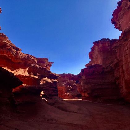 内蒙古乌海乌海湖+西部梦幻峡谷+甘德尔山生态景区+拉僧庙+乌海湖休闲度假旅游区2日1晚跟团游