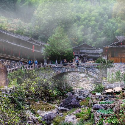 浙江温州楠溪江+百丈漈-观景台+雁荡山4日3晚拼小团