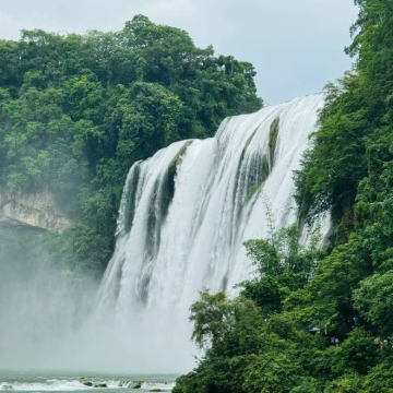 贵州黄果树+荔波+肇兴侗寨+岜沙苗寨+中国天眼景区10日9晚私家团
