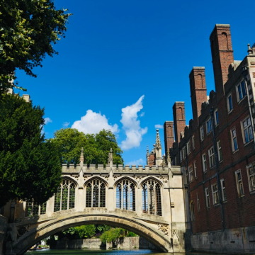 英国伦敦+大英博物馆+威斯敏斯特教堂+牛津+科茨沃尔德+爱丁堡城堡+剑桥12日10晚拼小团