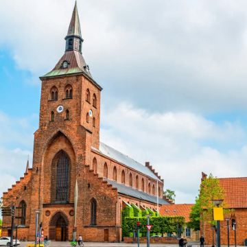 丹麦哥本哈根+奥胡斯+斯塔万格+卑尔根+奥斯陆+斯德哥尔摩+赫尔辛基+维尔纽斯17日16晚跟团游