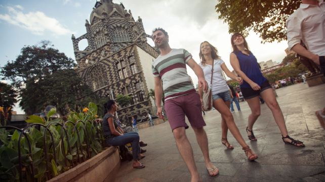 9-Day Colombia Express Tour from Bogotá·Armenia, Salento, Medellín, Cartagena and Guatapé | Cocora Valley