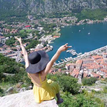 阿尔巴尼亚地拉那+萨兰达+卡萨米尔+培拉特+吉诺卡斯特+都拉斯+斯库台8日私家团