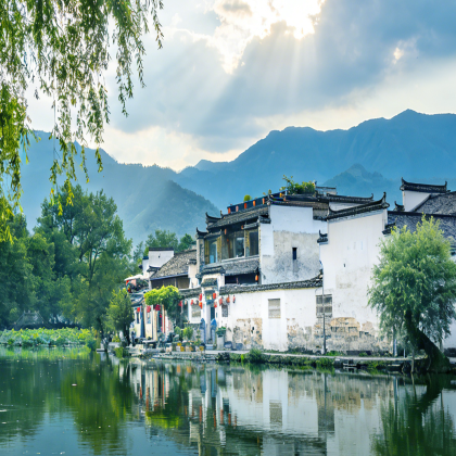 黄山风景区+西递+宏村景区+徽州古城5日4晚跟团游