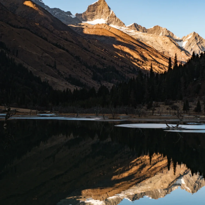 稻城亚丁+新都桥+理塘+墨石公园景区+四姑娘山景区5日4晚拼小团