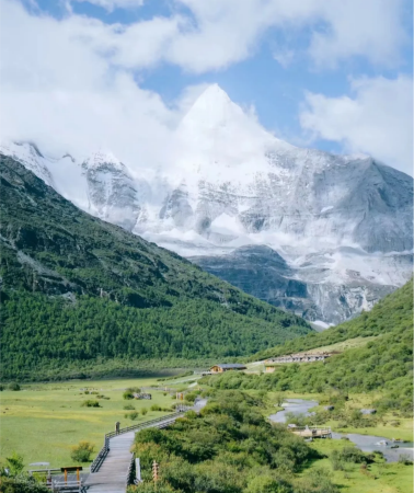 6D5N • Daocheng Yading & Siguniang Mountain Scenic Area & Xinduqiao Town: Snow Mountain Photography Stay & Starry Skies Sunrise Experience