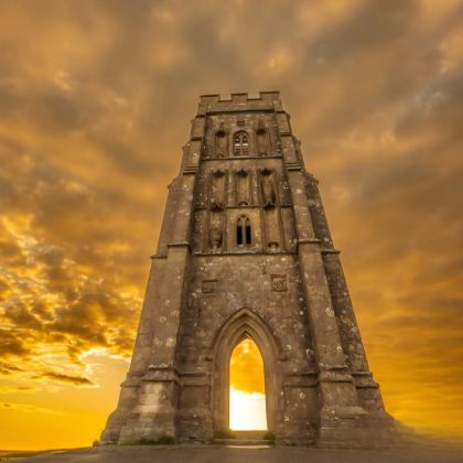 英国伦敦+格拉斯顿伯里+博斯卡斯尔7日6晚拼小团