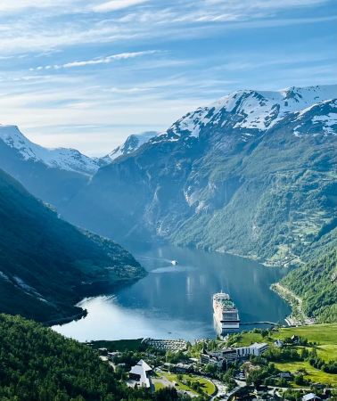 8D7N • Customize your trip - Norway In-Depth Adventure: Classic Fjord Cruise, Flam Mountain Railway, Bergen Funicular & Breathtaking Views Along the Golden Route's Eagle Road