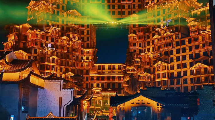 张家界+武陵源+天门山2日1晚私家团·长沙2H高铁直达张家界·3大VIP通道『武陵源口碑酒店：君宜庭院/专家村』双5A国家公园：阿凡达取景地、天门山7455米高空索道&玻璃栈道】4人升级GL8·赠：无人机航拍+儿童早餐