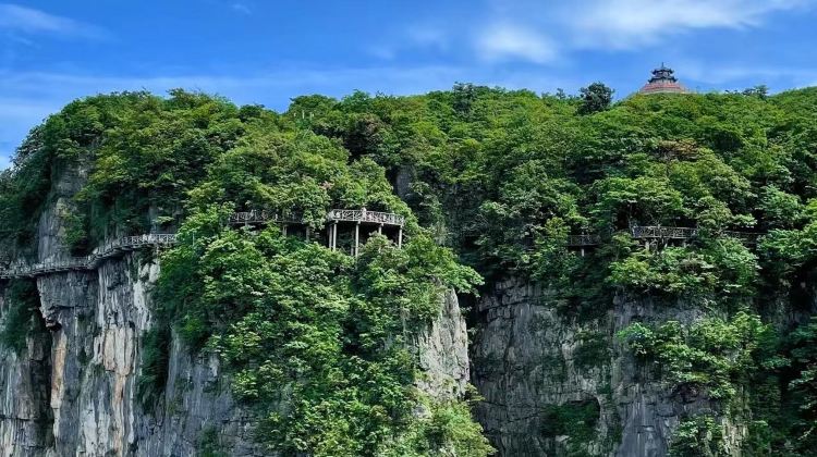 5D4N · Private Tours · Zhangjiajie + Zhangjiajie Grand Canyon + Huanglong Cave + Baofeng Lake + Tianmen Mountain National Forest Park