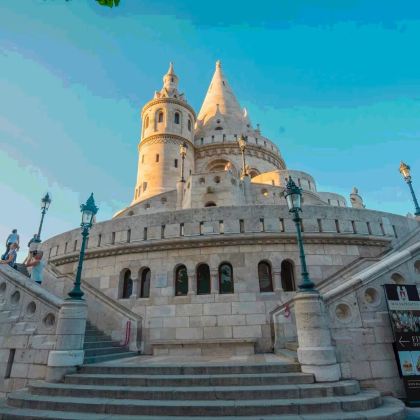 匈牙利布达城堡+匈牙利国会大厦+塞切尼温泉浴场+圣安德烈+埃斯泰尔戈姆圣殿2日1晚私家团