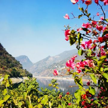 攀枝花+会理古城+颛顼龙洞旅游景区+二滩国家森林公园+新山梯田+太阳湖公园6日5晚私家团