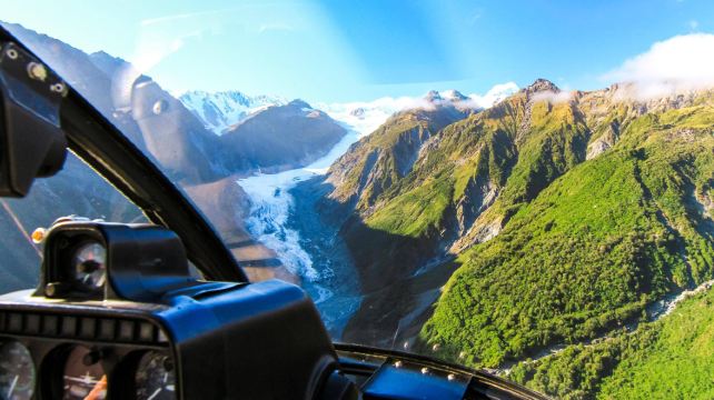 <9天>【8人奔驰小团 多人更优惠】新西兰南岛高定团·全程5钻酒店+含天空缆车山顶VIP晚餐+TSS蒸汽船烧烤午餐+吉腾庄园品酒、福克斯冰川+约瑟夫双冰川(含冰川直升机)、蒂卡波+库克山+瓦纳卡湖