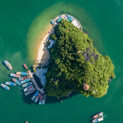 广西南宁+越南下龙湾+河内+德天跨国瀑布景区6日5晚跟团游