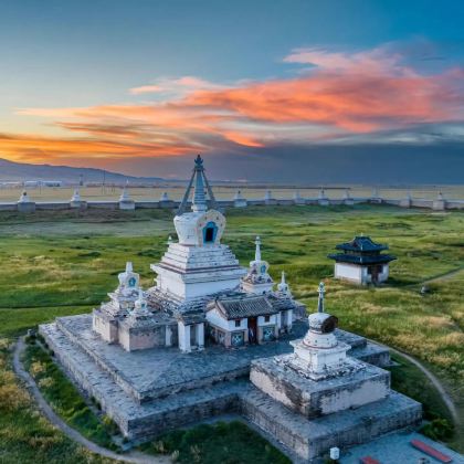 蒙古乌兰巴托+成吉思汗骑马雕像+哈拉和林+哈斯台国家公园+成吉思汗广场+甘丹寺+宰桑纪念碑+特日勒吉国家公园6日5晚拼小团