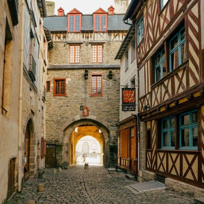 法国巴黎+卡昂+圣马洛+圣米歇尔山+特雷伯当11日10晚私家团