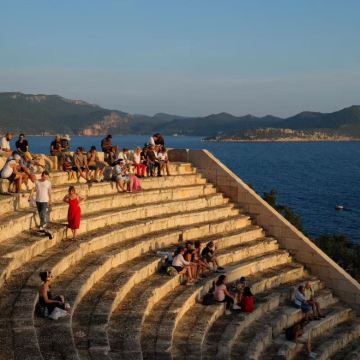 土耳其伊斯坦布尔+卡帕多奇亚+棉花堡+爱琴海12日跟团游