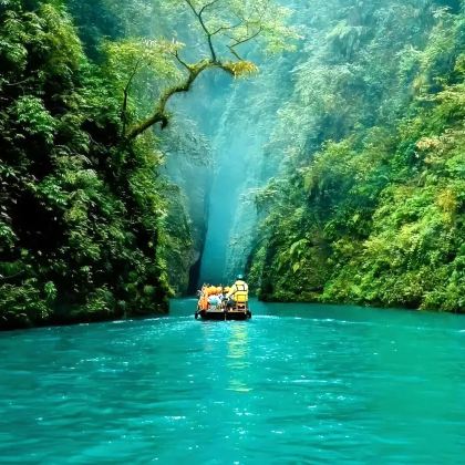 恩施市+恩施大峡谷+鹤峰屏山旅游景区5日4晚拼小团