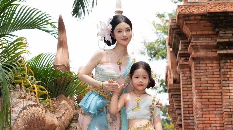 5-Day Xishuangbanna + Wild Elephant Valley + Starlight Night Market + Tropical Flower Garden + Dai Ethnic Park