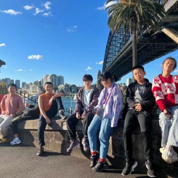 微留学.澳洲ESL语言生态探索夏令营跟团游13天|沉浸式全英课堂+入住寄宿家庭|海豚岛三天生态科考沙漠地质探索、野生海豚喂食与研究|可伦宾野生动物园护理员体验|三重证书背书|深入悉尼与昆士兰大学对话精英学子