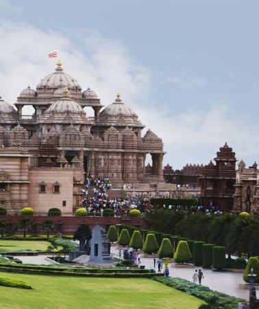3D2N • 3- Day: Golden Triangle Getaway from Mumbai by Flight