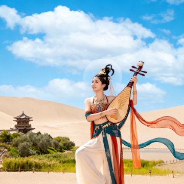 西宁+青海湖景区+茶卡盐湖+敦煌+莫高窟+张掖8日7晚拼小团