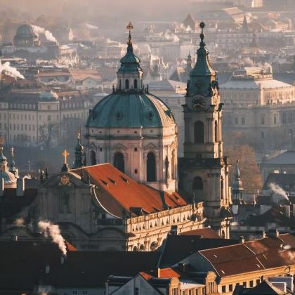 捷克+捷克克鲁姆洛夫城堡+布拉格天文钟8日7晚私家团