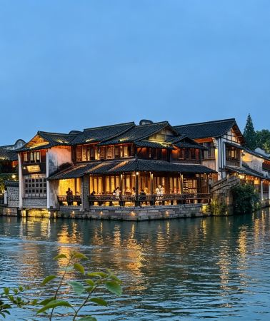7D6N • From Shanghai's Underwater Pyramid to Wuzhen's Canals and West Lake's Imperial Garden