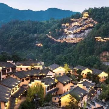 江西望仙谷+三清山风景区+婺源篁岭景区+景德镇+庐山风景名胜区5日4晚私家团