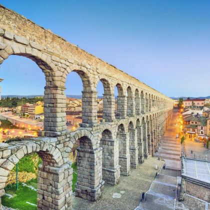 西班牙塞哥维亚+毕尔巴鄂+圣塞瓦斯蒂安+洛格罗尼奥+贝壳海滩4日3晚跟团游