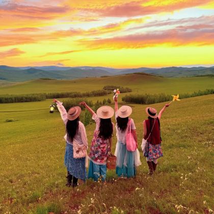 呼和浩特+辉腾锡勒草原+乌兰哈达火山地质公园+响沙湾5日4晚拼小团