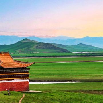 九寨沟+甘南+若尔盖+四姑娘山景区+成都8日7晚拼小团