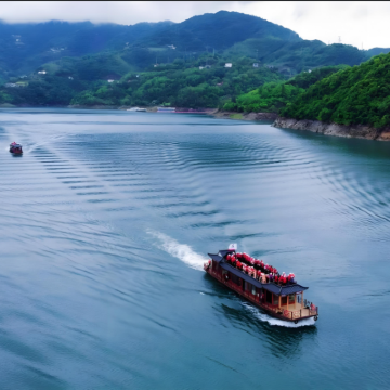 汉中+安康+汉中龙头山国际旅游度假区+兴汉胜境+勉县武侯祠博物馆+瀛湖风景区+凤堰古梯田+中坝大峡谷5日4晚私家团