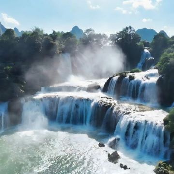 广西北海+涠洲岛+德天瀑布+南宁6日5晚跟团游