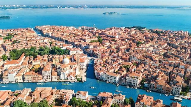 <9天>【易游欧洲 1人成团】德荷比法瑞意 6国风情之旅·巴黎连住3晚+科隆+风车村+布鲁塞尔+威尼斯+米兰+赠罗马巴黎双城CityWalk+免费拼房+全程含早+可选接送机/延住