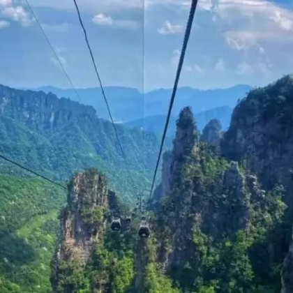 安顺+荔波小七孔景区+西江千户苗寨+边城茶峒景区+张家界国家森林公园+黄果树景区10日9晚拼小团