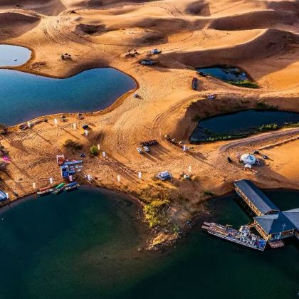 银川+腾格里沙漠+西部梦幻峡谷+乌海6日5晚私家团