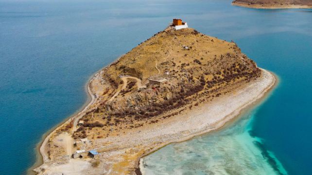 5-Day Lhasa Tour·Potala Palace | Jokhang Temple | Barkhor Street | Drepung Monastery | Sera Monastery | Yamdrok Yumtso Lake