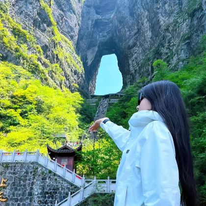 张家界+天门山+湘西+凤凰3日2晚跟团游