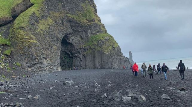 7-Day Iceland Adventure Tour· Waterfalls, Glaciers, Volcanoes and Northern Lights